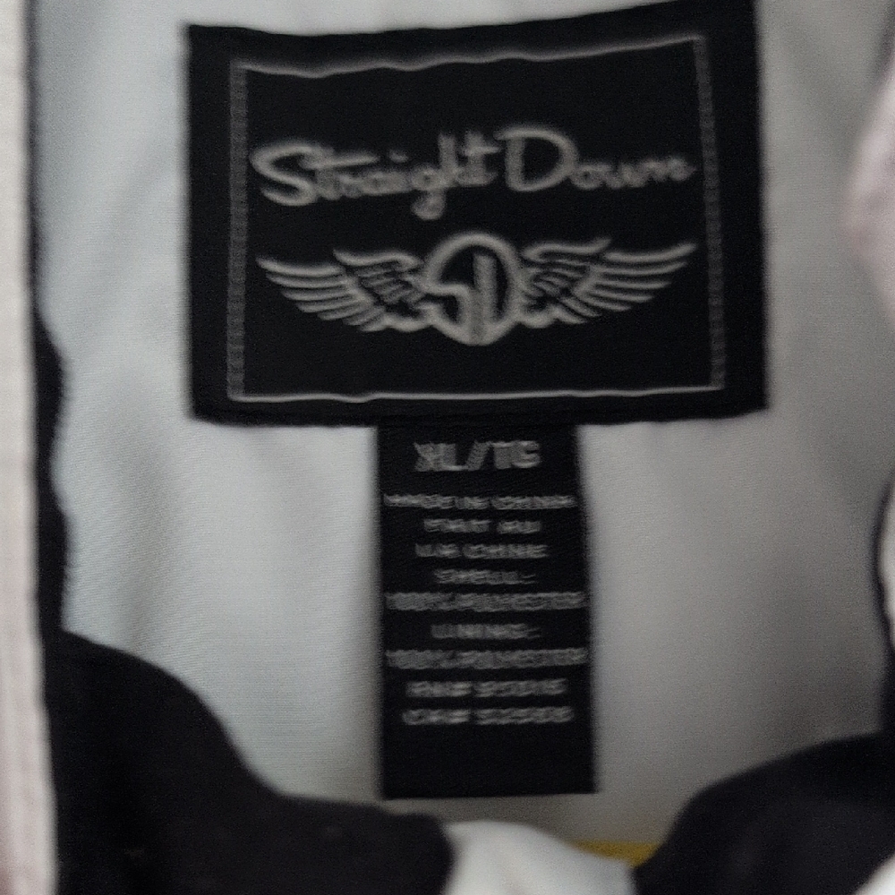 Women's White Quilted Vest - Picture 3 of 3